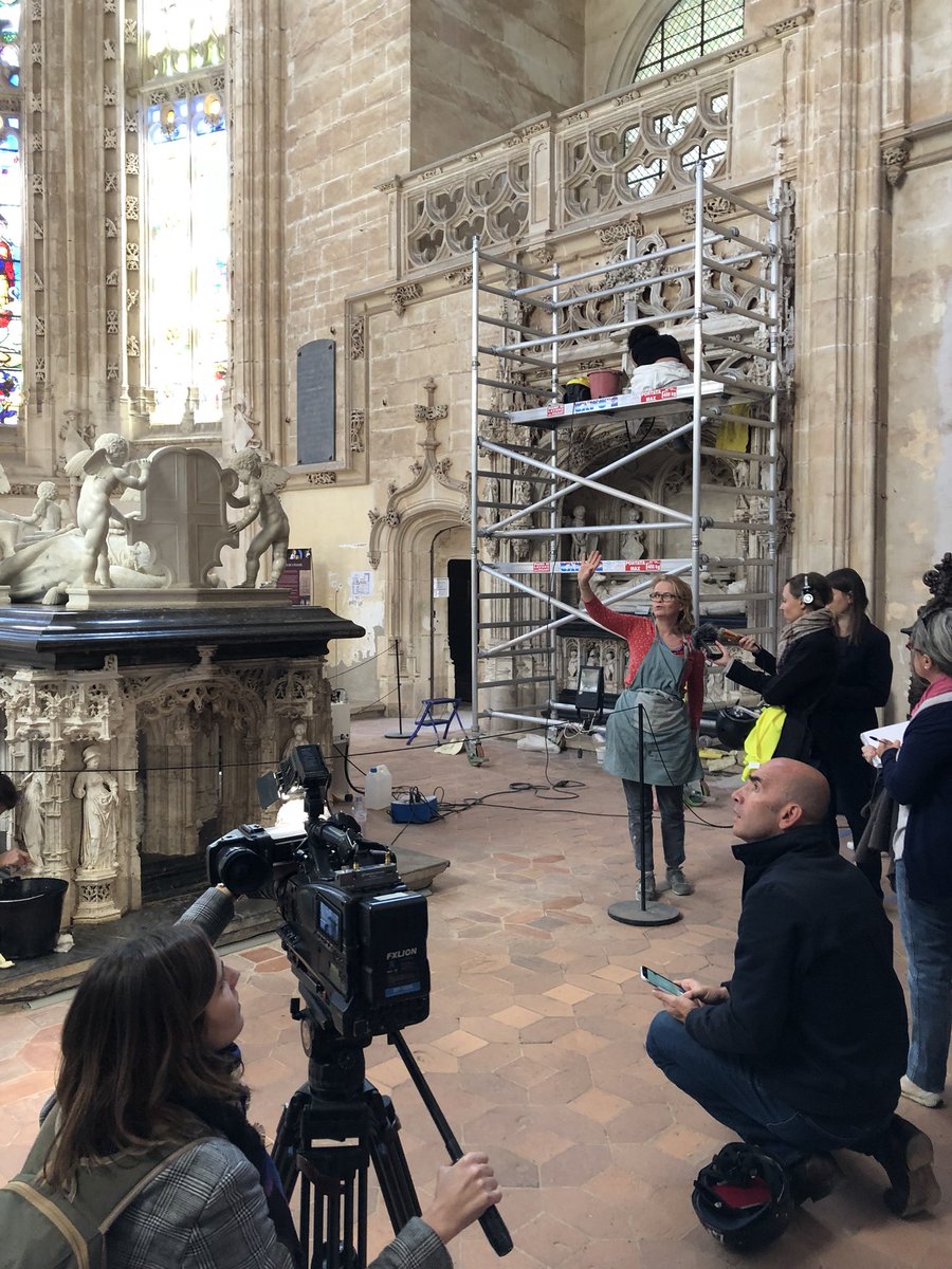monasteredeBrou's tweet photo. . #rencontrePresse pour la restauration en cours des tombeaux princiers 🎥📰📻
La campagne de #crowdfunding est encore ouverte #MaPierre
👉 https://t.co/qdcM5X1nFe https://t.co/TIwQHiTxzs