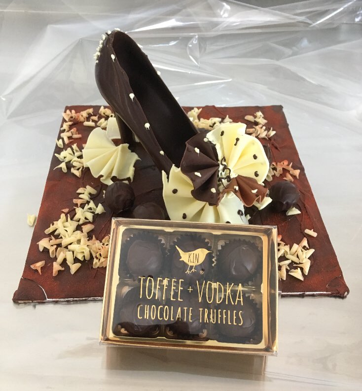 AbbottsChocs's tweet image. Day of delivering these goodies @Kinvodka