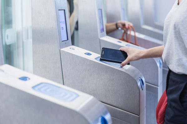 [#NavigoLAB] Vous souhaitez acheter et valider votre titre de transport depuis votre smartphone ? Devenez bêta-testeur de la nouvelle application Navigo LAB et participez à l'expérimentation en #IDF ! Plus d'infos : sn.cf/kx8hf