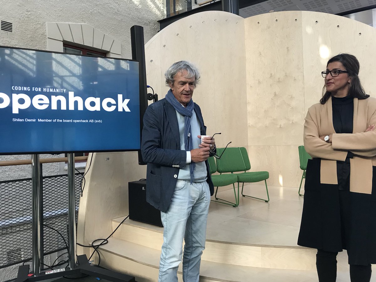 LindauLindau's tweet image. Nu är det igång, Brown bag lunch. Coolt att lyssna på Shilan som berättar om - Coding for humanity! #verasgräsmatta #entrepreneurshipbychalmers