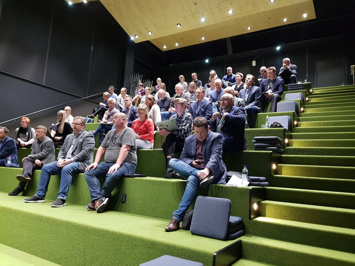 Hyvä ja monipuolinen ryhmä mukana tilaisuudessa keskustelemassa yliopistoyhteistyöstä @TampereUniTech yritysten ja julkisen sektorin kanssa.