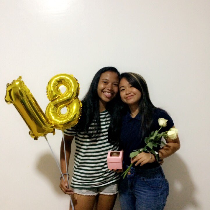 kiaraatrozzi's tweet photo. happy birthday, samantha! 🌹 #threesums ❤️ https://t.co/zXcXScEblm
