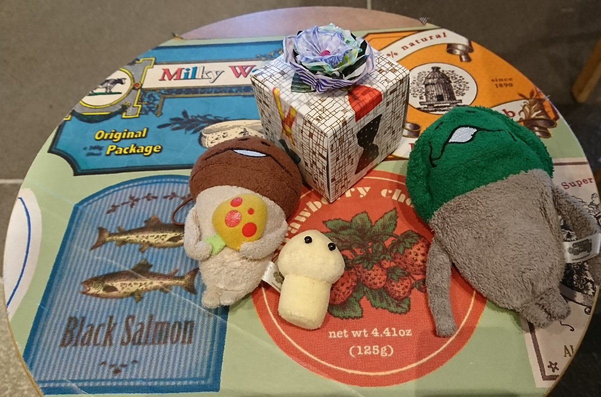 n0nameco's tweet image. ワークショップコーナーで箱にマステ貼り貼り。お花難しかった…
#きのこなめこ #枯れなめこ