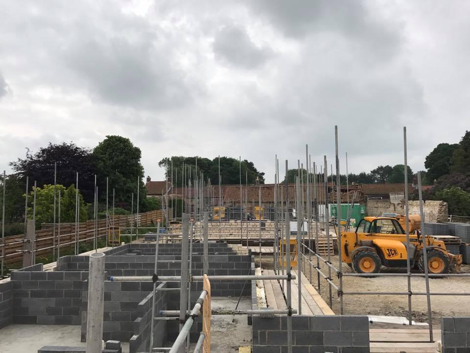 askscaffolding's tweet image. First lifts going up at a new build site in Westow, North Yorkshire.
#NorthYorkshire #Scaffolding #ask