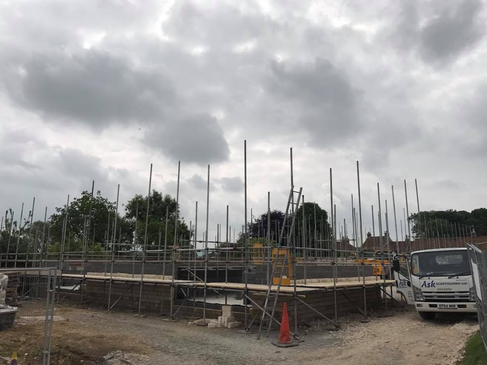 askscaffolding's tweet image. First lifts going up at a new build site in Westow, North Yorkshire.
#NorthYorkshire #Scaffolding #ask