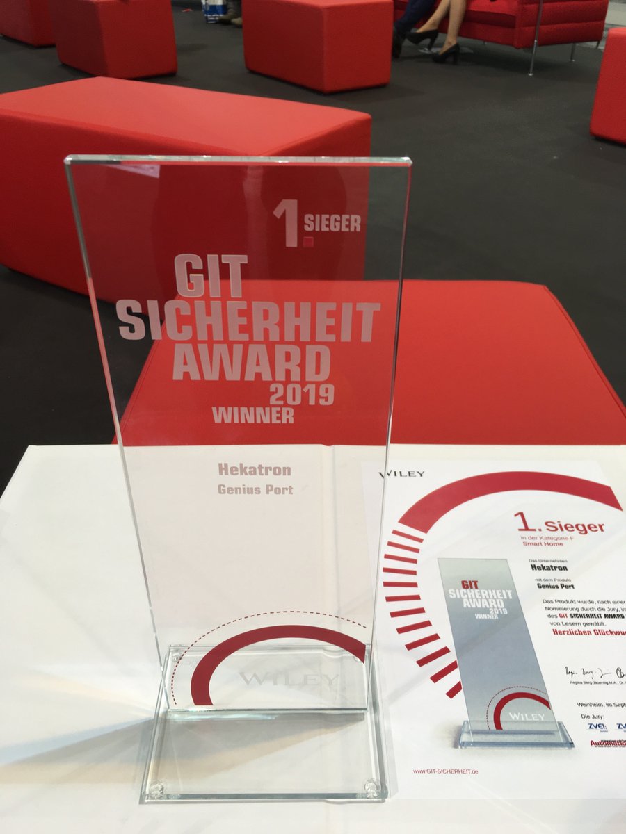 Hekatron_inside's tweet photo. 🎉🎉🎉 #ERSTER!!! Unser #GeniusPort erreicht den 1. Platz beim #GITSicherheitAward in der Kategorie #SmartHome 💪😍🏆 #Mehrgibtesdazunichtzusagen #HekatronBrandschutz #Yeah https://t.co/e7WeO0UsDe https://t.co/dEBgJFmghB