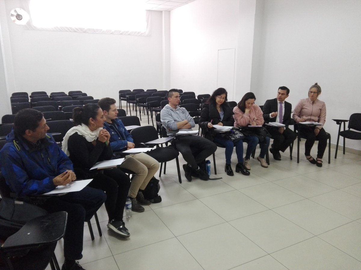 Pequeños Emprendedores tweet media