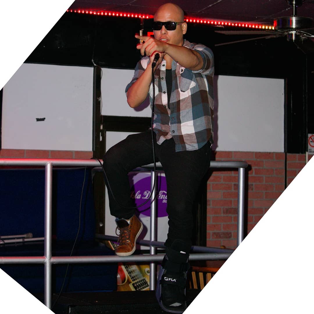 MrSanchezVEVO's tweet photo. With a broken leg and EVERYTHING against me this #Veteran always places the mission 1st
#NoExcuses #MaleEscort
#MrSanchez #ElTecho #AbovePixels #Cantautor #Performance #LatinGrammys #BillBoardLatino #PremiosJuventud #MunRays #LatinMusicPool #PremioLoNuestro #VivaLatino https://t.co/MWDISb1yyy