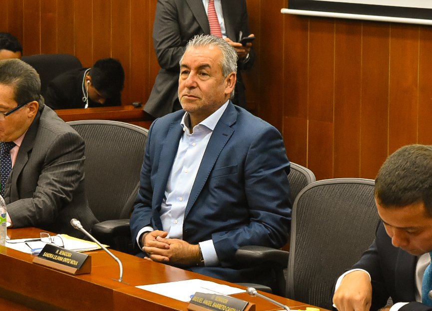JorgeELondonoU's tweet photo. #AEstaHora en la #ComisiónQuinta del @SenadoGovCo, participacipamos en el #DebateCafetero.
Hablamos sobre la grave crisis de la caficultura nacional, diagnósticamos los problemas de producción y sus costos.
Con la presencia de @MinAgricultura y @MinHacienda https://t.co/JL3caNdMfs