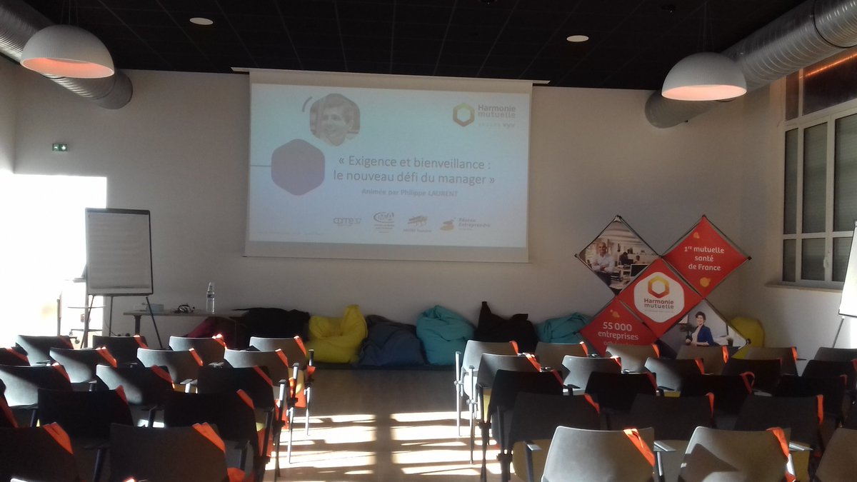 c_sarlot's tweet photo. Prêts à vous recevoir pour parler de management et bienveillance avec Philippe Laurent ce soir à Tours @hmutuelle @lehqtours https://t.co/0aXfeIWxyp