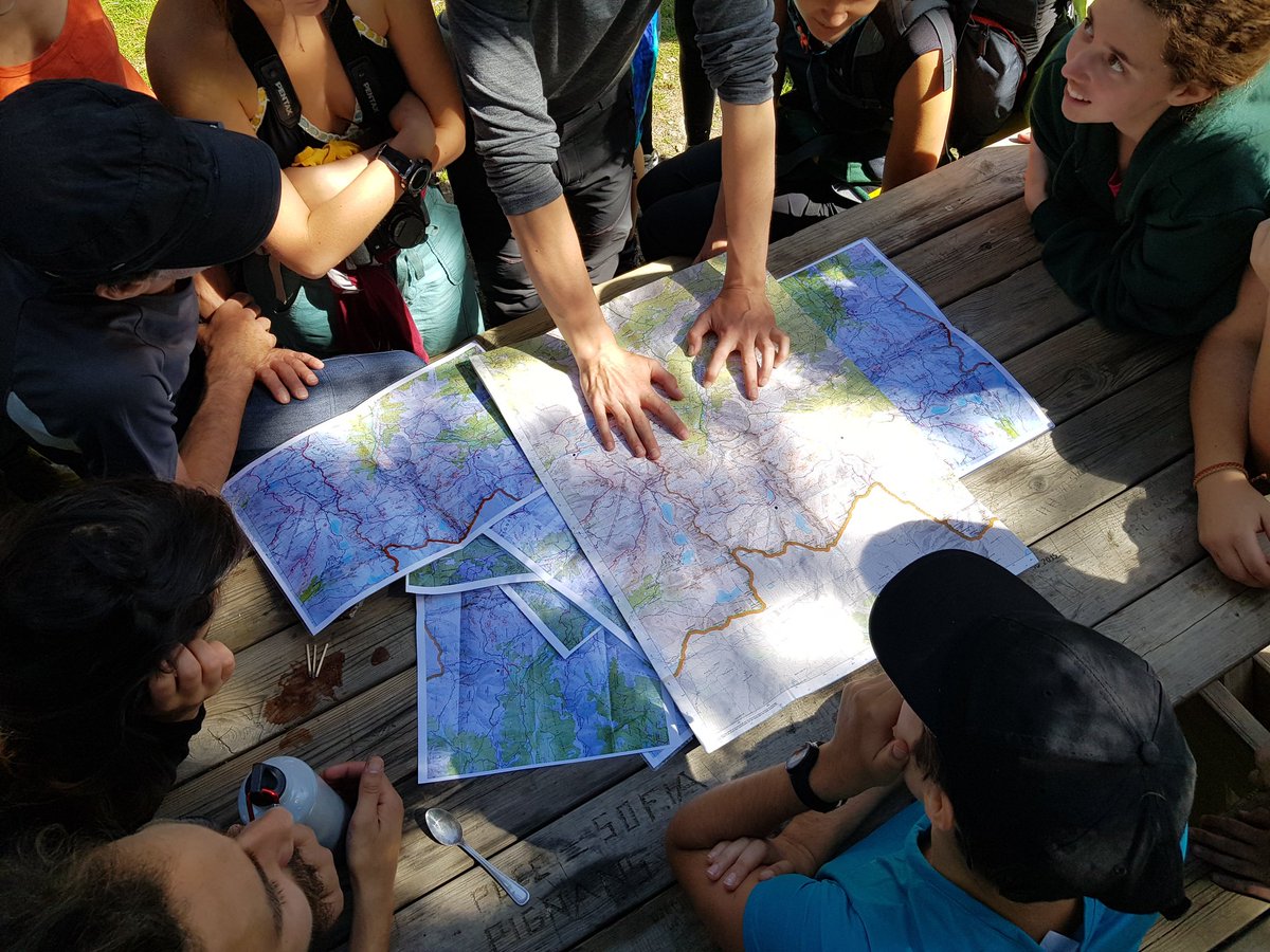 Tout à l'heure, vers midi, point sur le chemin avec les étudiants (lac de St-Grat) #workshop #HautesEtudes #esbaangers #lac #art #carte #chemin #ombres