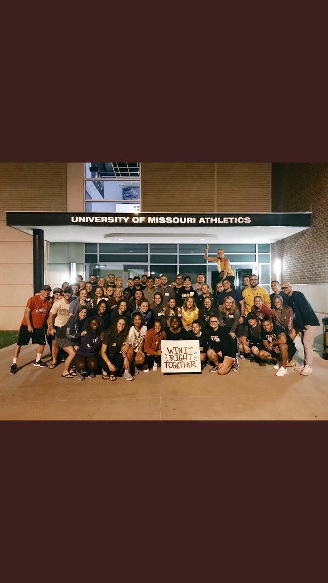 sophaller's tweet photo. me: kev, put me on your shoulders for this pic *gets on shoulders* kev: dang soph, you actually aren’t as heavy as you look me:😑 kev: i mean you’re not fat, you’re just a good sized strong female #TLI2018 https://t.co/4uWLNsZI1V