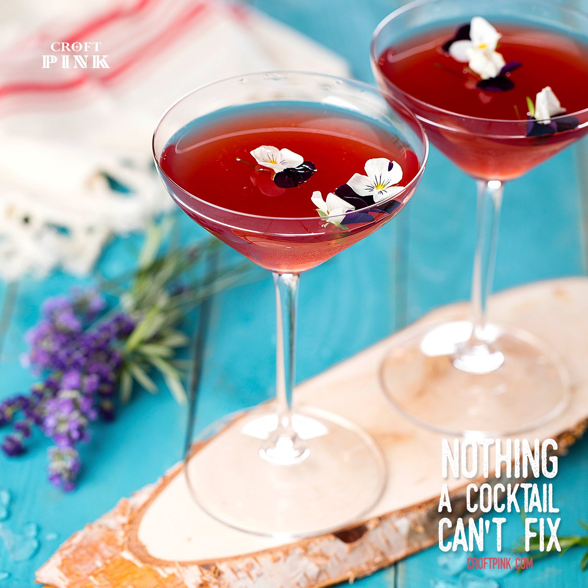 CroftPink's tweet photo. For those who are not afraid to shake life a little. Discover the Pink Bollywood cocktail: https://t.co/27vWk6fZW9
#croftpink #originalpink #portwine #pinkport #roseport #rosewine #summer #cocktail #mixology #cocktails #wine #outdoor #bollywood https://t.co/JSOml1Dyda