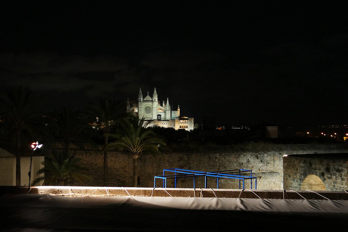 esbaluardmuseu's tweet photo. #NitDelArt18 a Es Baluard 🔥 🔥 El passat dissabte vam gaudir d’una de les nits més especials al museu, amb el projecte "Invisible", la #CarteBlanche a #FormattingArchitecture sobre el Complex cultural Es Baluard. Gràcies a tots i totes per venir! https://t.co/d2cFtHKgiS