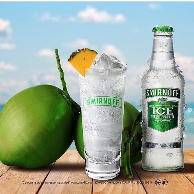 grupobtp's tweet image. Te gusta la @smirnoff_ve Green? Te gusta el coco? 🥥 te gusta la playa? 🏖 te tengo un trago que une todo en 1 y estoy seguro que TE ENCANTARÁ! Hoy te presentamos el #CocoFresh una mezcla única y divina para disfrutar tu día.. te invitamos a que conozc… ift.tt/2IewKRX