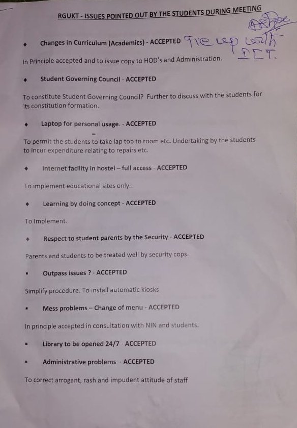 sandeepgoud07's tweet photo. These papers are like...when the time of appraisal in software, manager also will do same thing..he will put comment as "Agreed" for all comments we mentioned..but finally he will give rating same thing "Default"...same thing will happen here.😄😄😄
#corruptionfreergukt https://t.co/Me7dwkG6BM