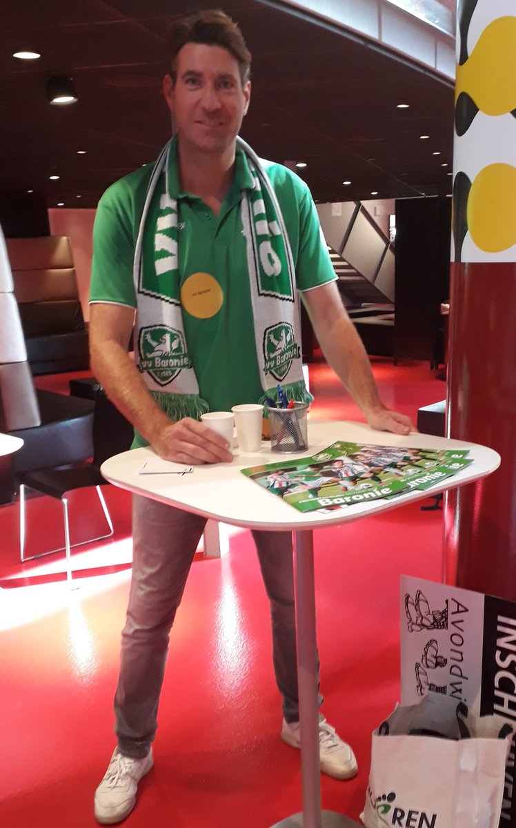 Vrijwillig op de vrijwilligersmarkt om vrijwilligers enthousiast te maken voor <a href="/vvBaronie_nl/">v.v. Baronie</a>