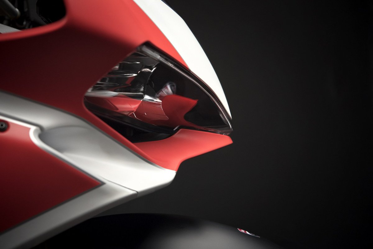 motohive's tweet photo. @Ducati_India launched the 959 #Panigale #Corse in India at Rs 15.2 lakhs (ex-showroom). Gets a MotoGP inspired livery, but misses out on the Ohlins suspension, Akrapovic exhaust &amp; Lithium battery from the global-spec motorcycle. https://t.co/Ahy2rOEGZ7