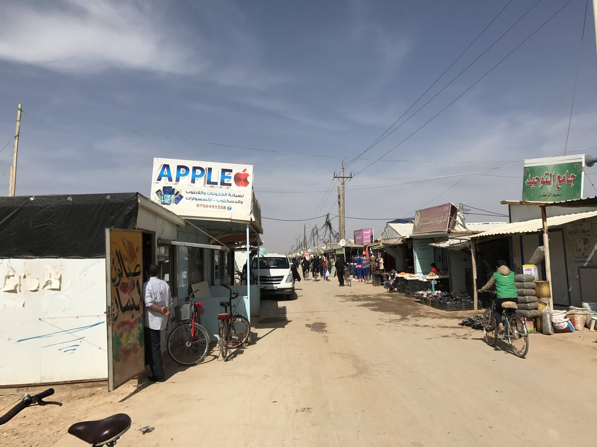 BizGees's tweet image. FinTech Startup Transforms Refugees Into Entrepreneurs
seechangemagazine.com/?p=5376  - @BizGees article in @SEEChangemag Have a read &amp;amp; please share. 

#BizGees is transforming #refugees into #entrepreneurs using #crowdfunding #Crypto #blockchain #art   @givebytes @RSAinLondon @BPF_UK