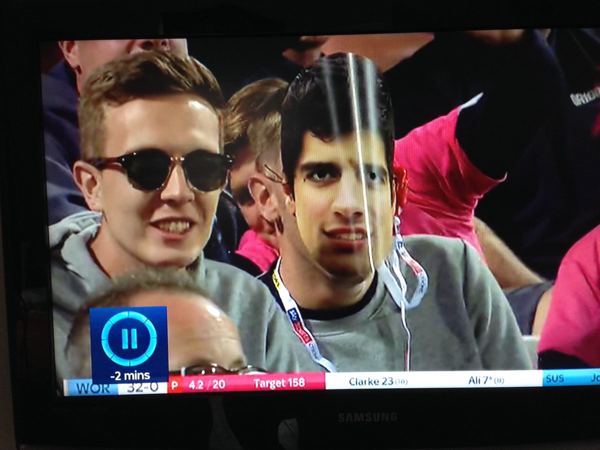 colegate78's tweet image. My little brother was lucky enough to sit next to Cookie on finals day. Unfortunately he said Cookie was a little 'two faced' @felixwhite @jimmy9 @gregjames #tailenders #gowell #iwouldpayformygirlriendtogotoParisificouldmeetCookie