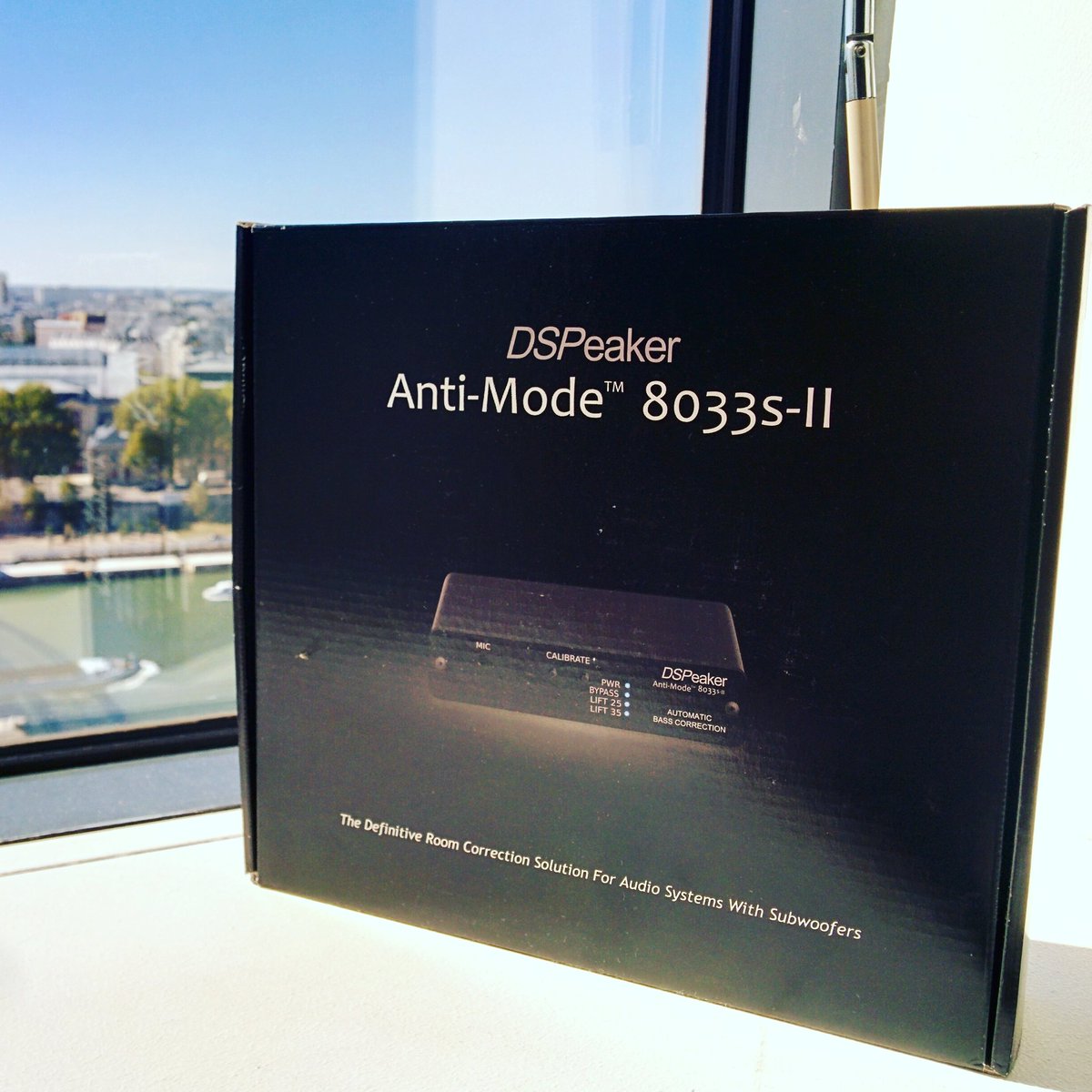 GamerStuff_fr's tweet photo. Le prochain test sera sous le signe du home-cinema.
C'est au tour du boîtier Dspeaker #antimode 8033S-II de passer entre nos mains pour calibrer un caisson de basse @Klipsch_France R-112SW
#klipsch #homecinema #hometheater #subwoofer #geek #gamerstuff #gaming #gamer #xbox #PS4 https://t.co/MuYkqrJhqS