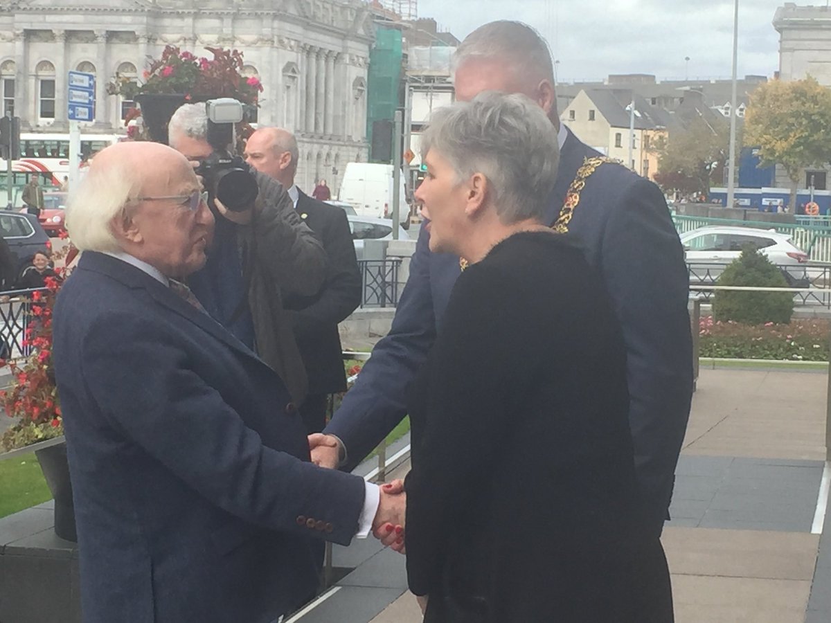 corkcitycouncil's tweet photo. It’s our honour to receive @PresidentIRL Michael D Higgins at City Hall before he heads to @PaircUiCha0imh for #LiamMillerTribute game #WeAreCork https://t.co/MZ649DWYIk