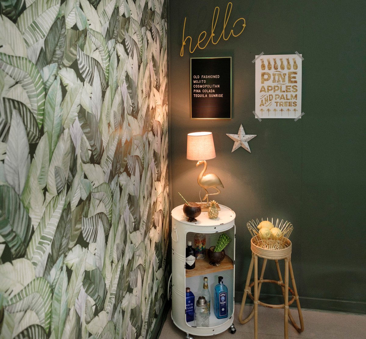 Banano Wallpaper Verde ref 5900022! Little Mill House, the online interiors store featured Paper Moon’s wallpaper design on their stand at the Ideal Home Show in Manchester. Little Mill House focus on all things upcycled…..their way to a cooler home! #wallpaper #homedecor
