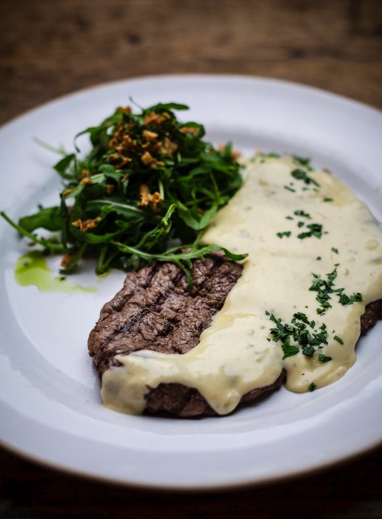Artisan_MCR's tweet photo. Who’s got a hunch about their pack lunch? SAY NO MORE...Our £10.95 Express Lunch is the answer to your prayers! 

Monday to Friday, 12pm-5pm https://t.co/jKAMwtwSdv