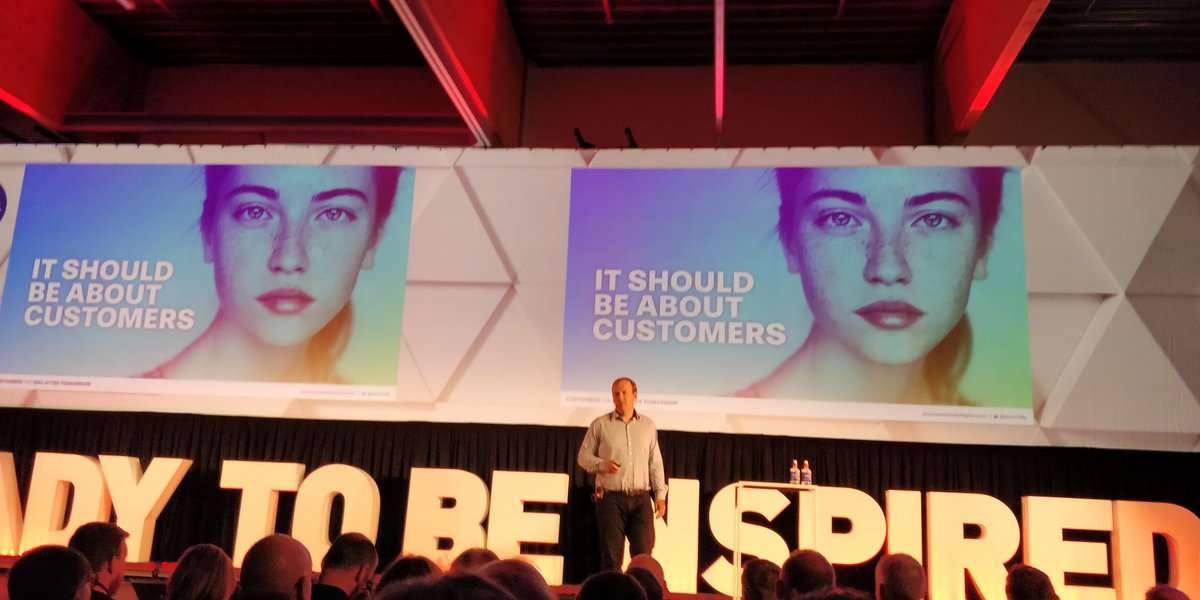 "It should be about the customer" in phase 3 of the digital transformation. Getting inspired by <a href="/StevenVBe/">Steven Van Belleghem</a> at #ICTnspire #Nextel
