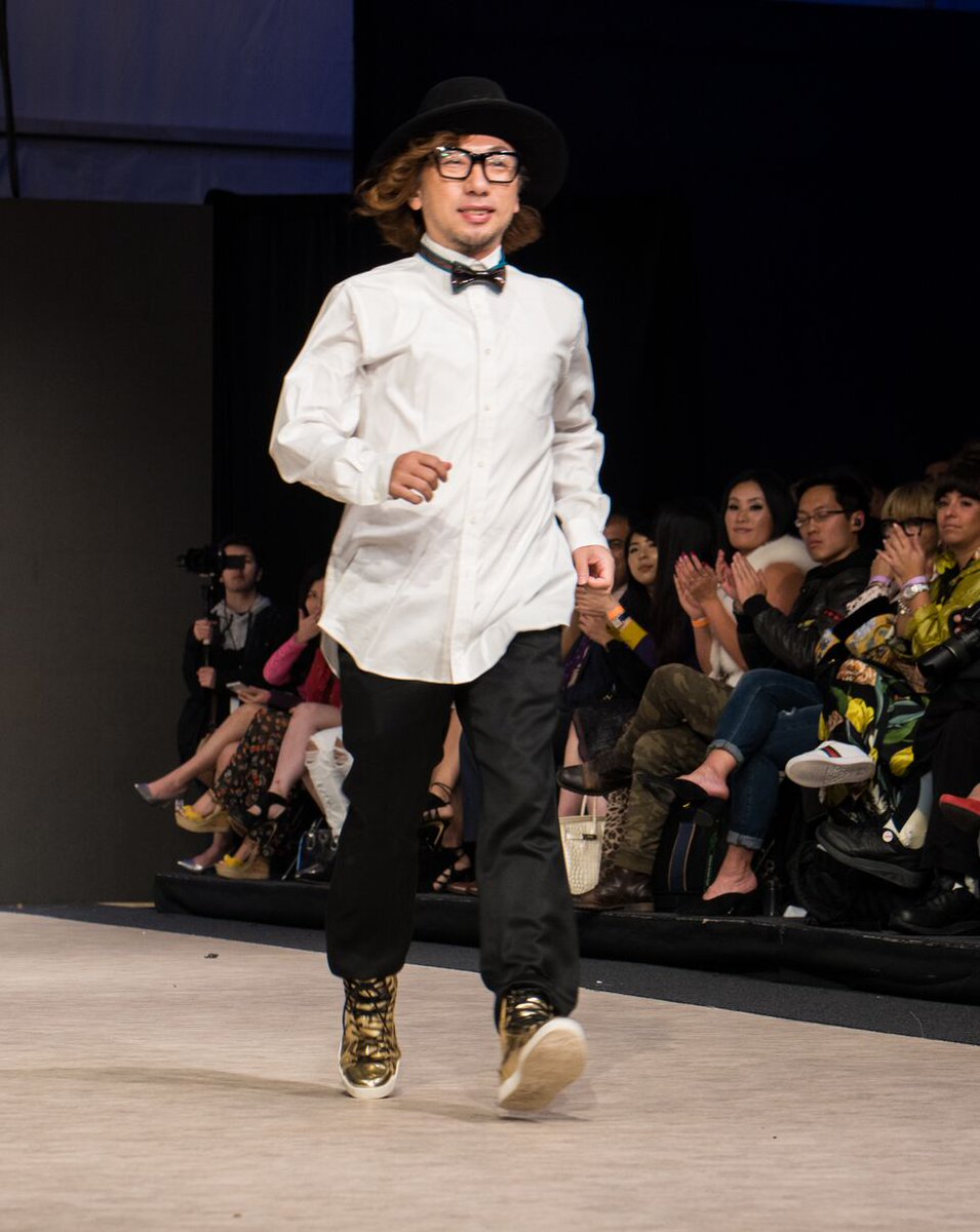 fabukmagazine's tweet photo. Opening night at #vancouverfashionweek #SS19

 @6d_tokyo #VFWSS19  @vanfashionweek @phuong_my

Details at #Fabuk Web: https://t.co/zE6GZ2vwMl https://t.co/AJ8h1DYQR9