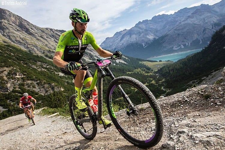 Make yourself proud! Believe in your goals.
Parentini, trotse partner van het RH-Racing team. 

- Geen ontwerp kosten - Geen setup kosten - Geproduceerd in Italië - Volledige Custom Kits .

#parentini #parentinibikewear #rhracingteam #wecare #cannondale #teamkleding