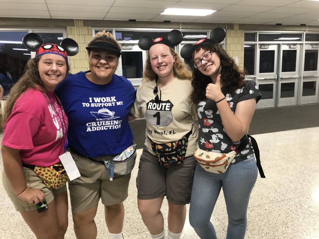 A_Murphy_CHS's tweet photo. I love how involved our students are in HOCO! #touristtuesday https://t.co/0kUekc9jeD