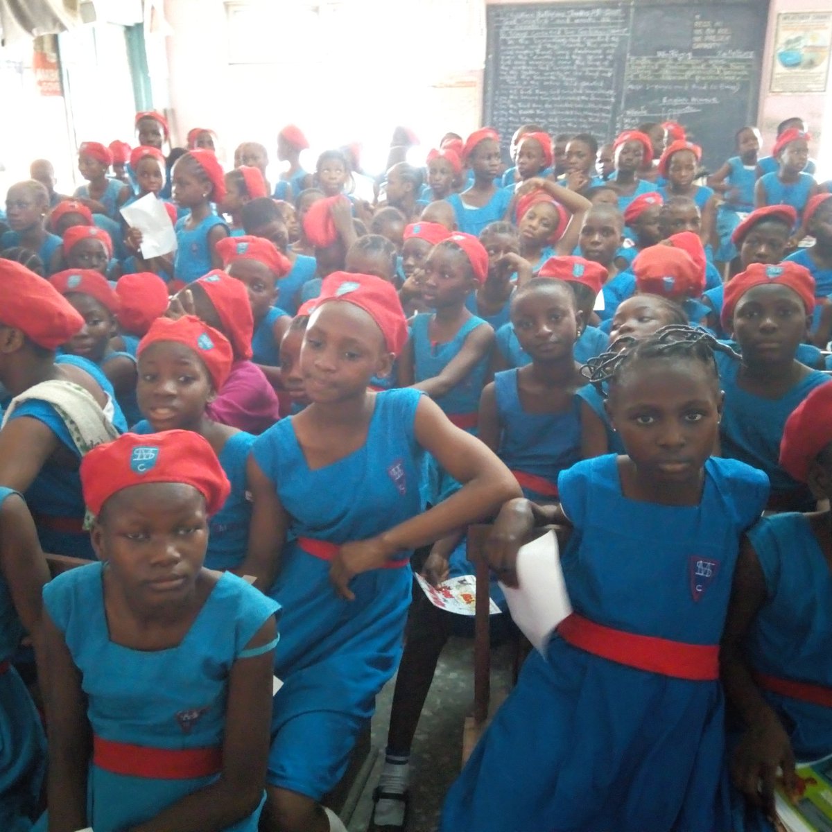 Pmindsforum's tweet photo. Lagos state Government @followlasg through @lagosmysd and @DiamondBankNG is really getting into the mindset of school children.
Their campaign train stopped at St Mary's Convent School, Lagos Island...
#LASKADA 
#LASG 
#TrafficChief 
#drugabuseinschool 
#Positivemindset https://t.co/mhMpOxUUsM