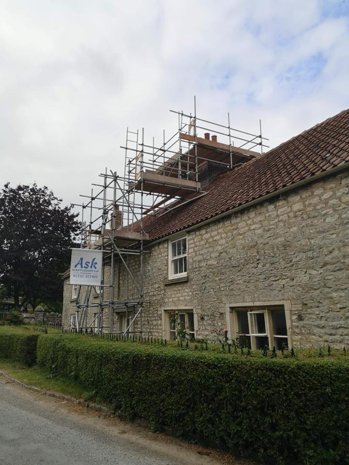 askscaffolding's tweet image. Scaffolding erected for repointing and chimney pot replacement in Nunnington. #NorthYorkshire #AskScaffolding