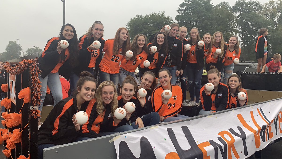StormJackson8's tweet photo. Blessed with the best! Warrior Family! 🖤🧡🏐 #warrior #family #wearefamily #coaches&amp;kids #team https://t.co/8F6fwtSj5a