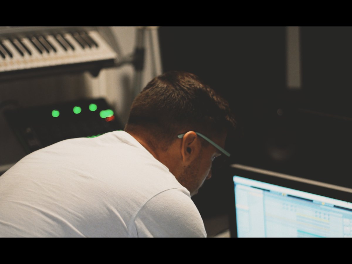 annukiofficial's tweet photo. Time music!! https://t.co/KztCURndrq