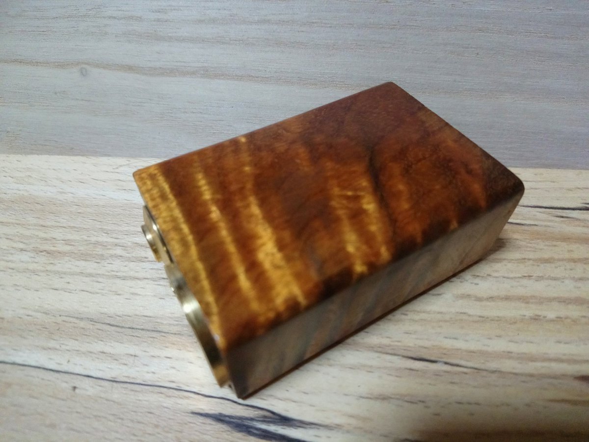 HamoJapan's tweet photo. 完成品66Mod coral ポコーデとハワイアンコアAAA #66mod #hamojapan #vape #woodboxmod https://t.co/F8UHB3sPOZ