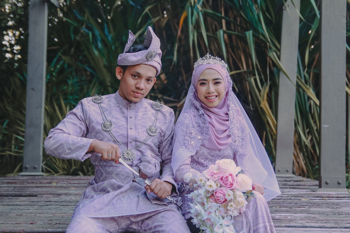 Resepsi
Fakhrul & Nadiya 
Sri Iskandar, perak

Whatsap / call / Telegram : 
wasap.my/60103243477

#Adsphotographer #CikPiahPhotographer #baseInIpoh #femalephotographer #WeddingPhotographer #weddingphotographermalaysia #malaywedding #photographerperak #jurugambarwanita