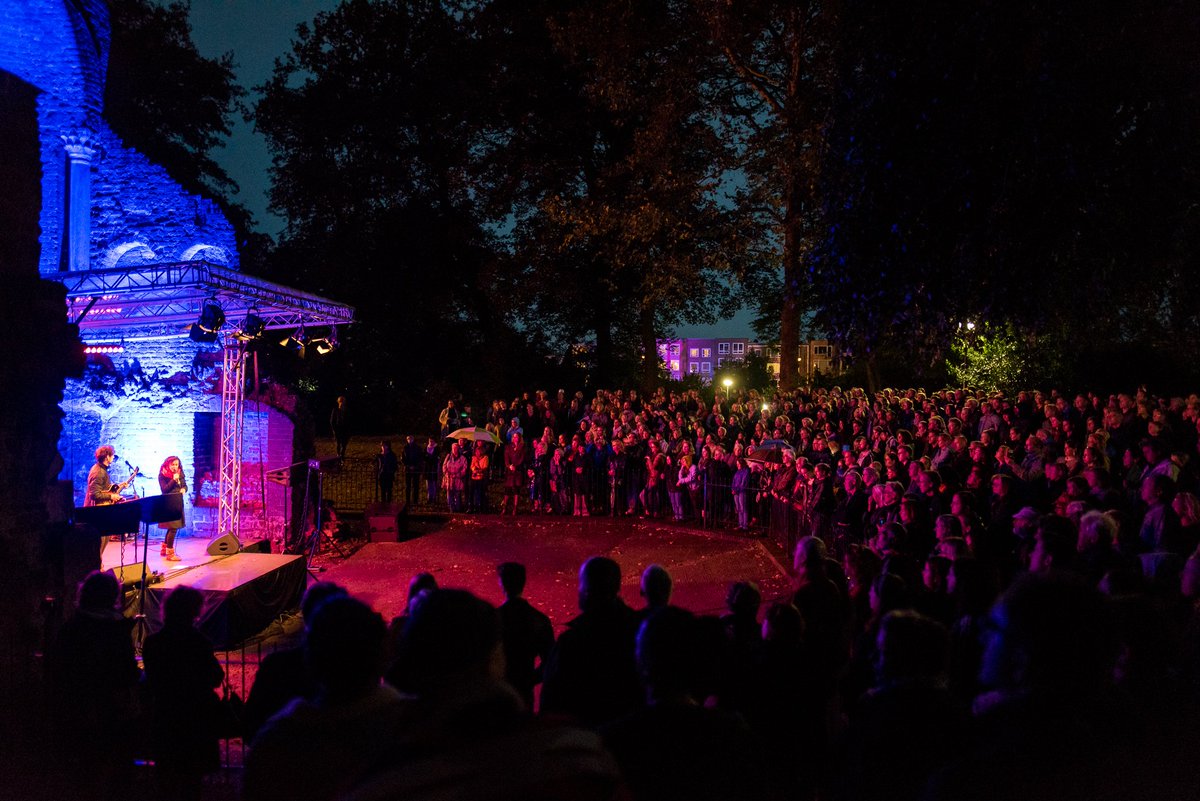 Wat was het weer een prachtige Kunstnacht! ❤️ Wij zijn nog volop aan het nagenieten. Deel je mening over de Kunstnacht 2018 via deze enquête (en maak kans op vrijkaarten voor de volgend jaar): goo.gl/forms/gPCvMmFe…

#kunstnacht #nijmegen #festival #kunst #muziek #enquete