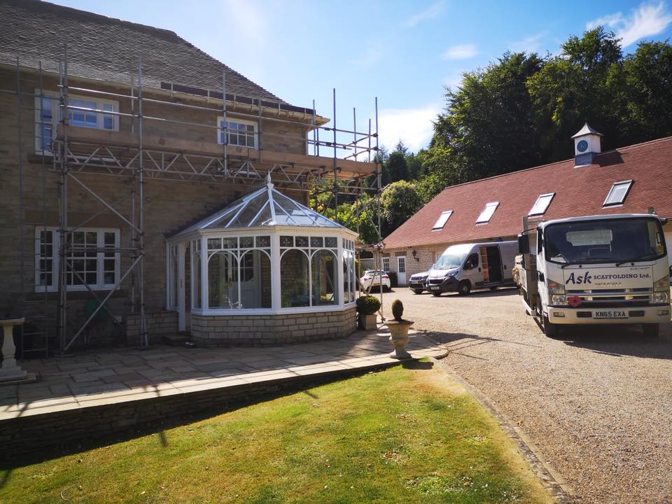 askscaffolding's tweet image. Access scaffolds erected over rear and side conservatories in Helmsley for decorating work. #AskScaffolding #NorthYorkshire