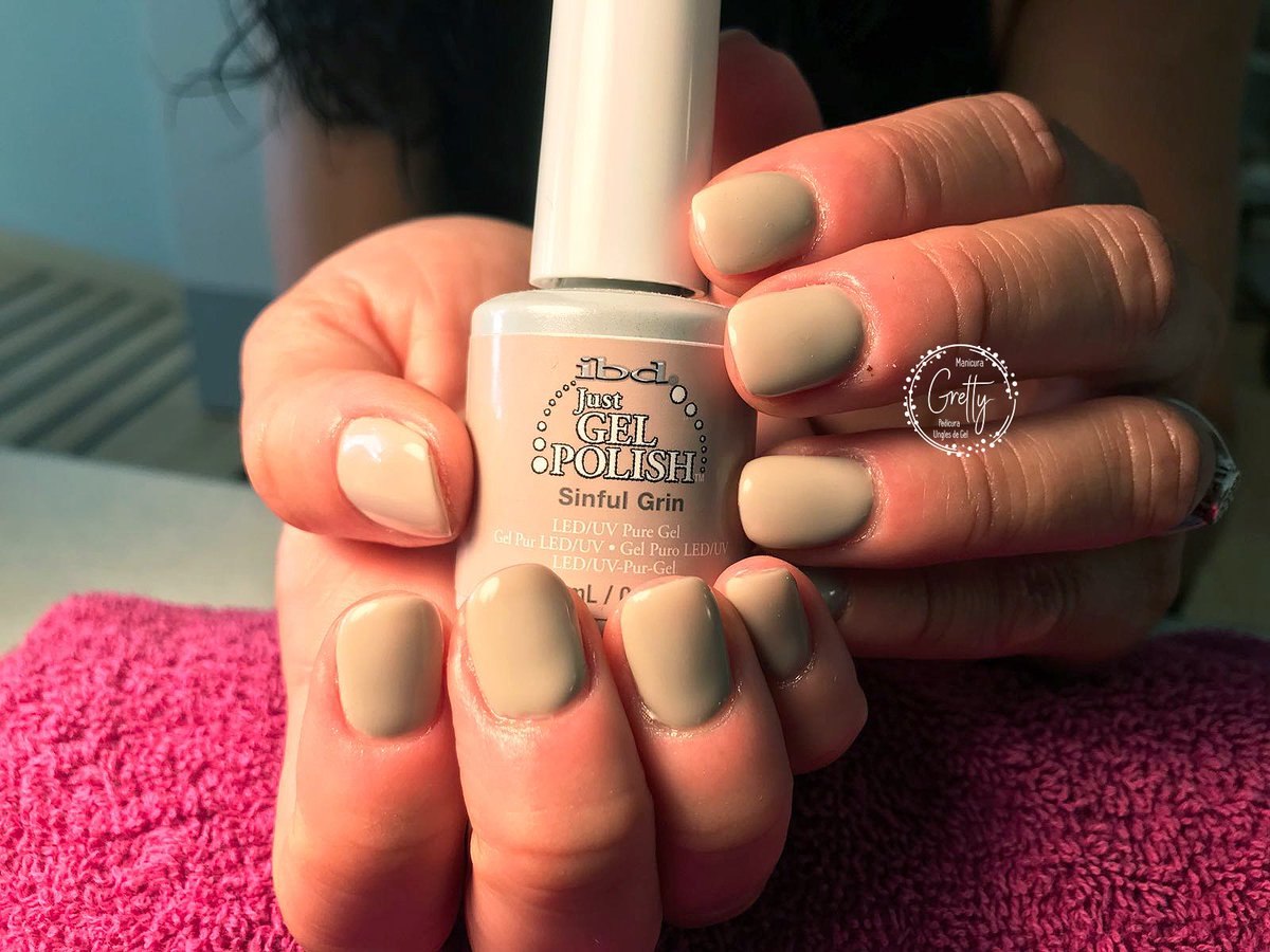 GRETTY_MANICURA's tweet photo. Chicas! Ya tenemos color del mes de septiembre! Y es este #nude de ibd.
#colorofthemonth #colordelmes #uñasnude #nudenails #ibd #nailart #nailstoinspire #nailsoftheday #nailsofthemonth #uñasdegel #gelnails #grettymanicura #uñasdecolor #nailpolish #uñasdeseptiembre #septembernails https://t.co/h4Z6otb3gl