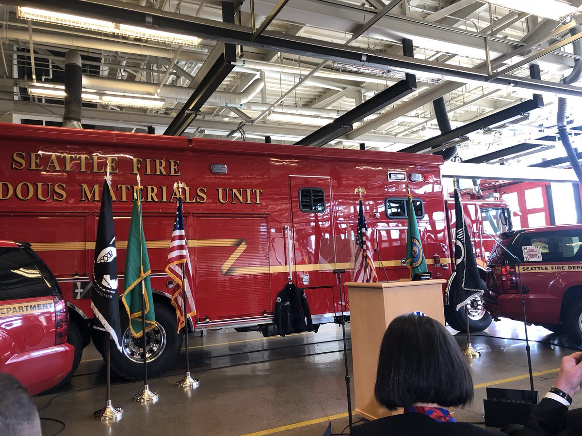 adrianzdiaz's tweet photo. Great work @SeattleFire for hosting the Mayor’s Budget speech. These are amazing rigs that protect our city everyday. #keepseattlesafe https://t.co/s0IGa75guT