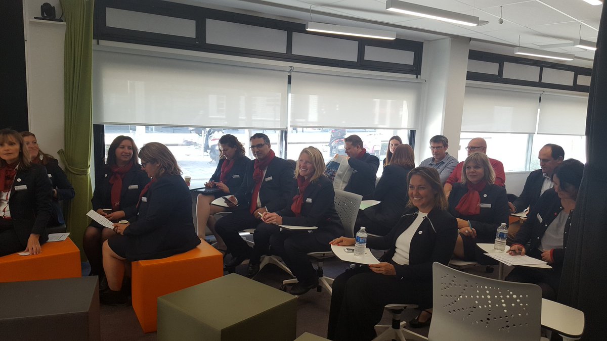 AEGD11's tweet photo. L'ESV TGV Ouest fier d'accueillir Rachel Picard pour échanger sur les Expériences Clients TGV et les signatures de service INOUI 👍❤  #TGVOUEST#TGVINOUI#TGVAtlanque#ExperienceClient https://t.co/zbtiYbuzaG