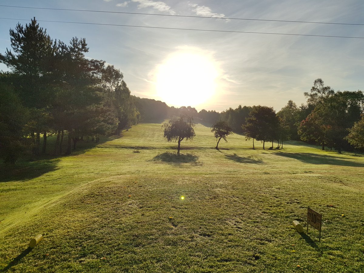 TheYorkshireDad's tweet image. Headed out for a spectacular round of golf this morning in the glorious sunshine, at Spofforth Golf Course with @KnaresboroughDa.

Still can&apos;t hit the dam thing straight, but I love it anyway 🏌️‍♂️⛳ #golf  #spofforth #autumn #spofforthgolfcourse #Harrogate