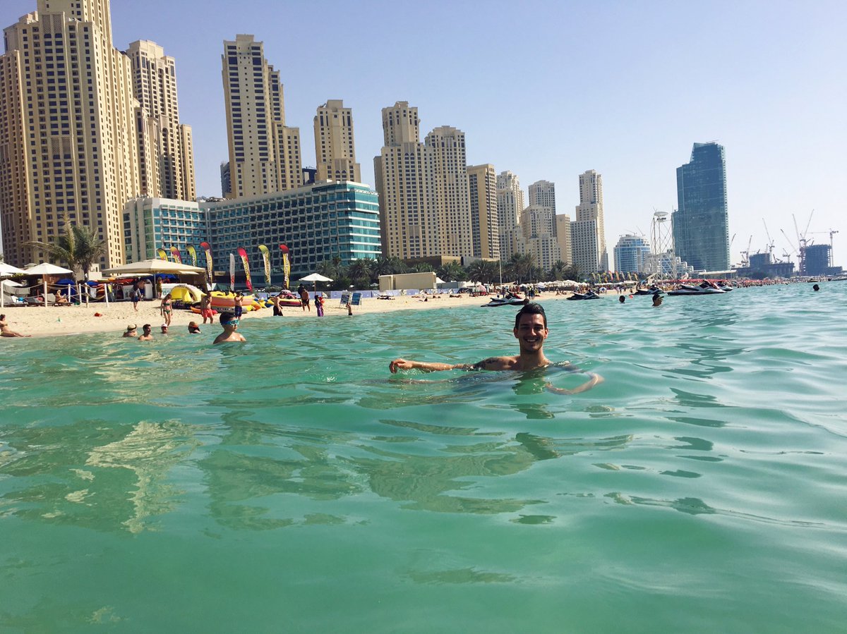 Çölün içinde bir cennet düşünün ! Tam’da ordayım işte ☺️ #Dubai #Jbrbeach