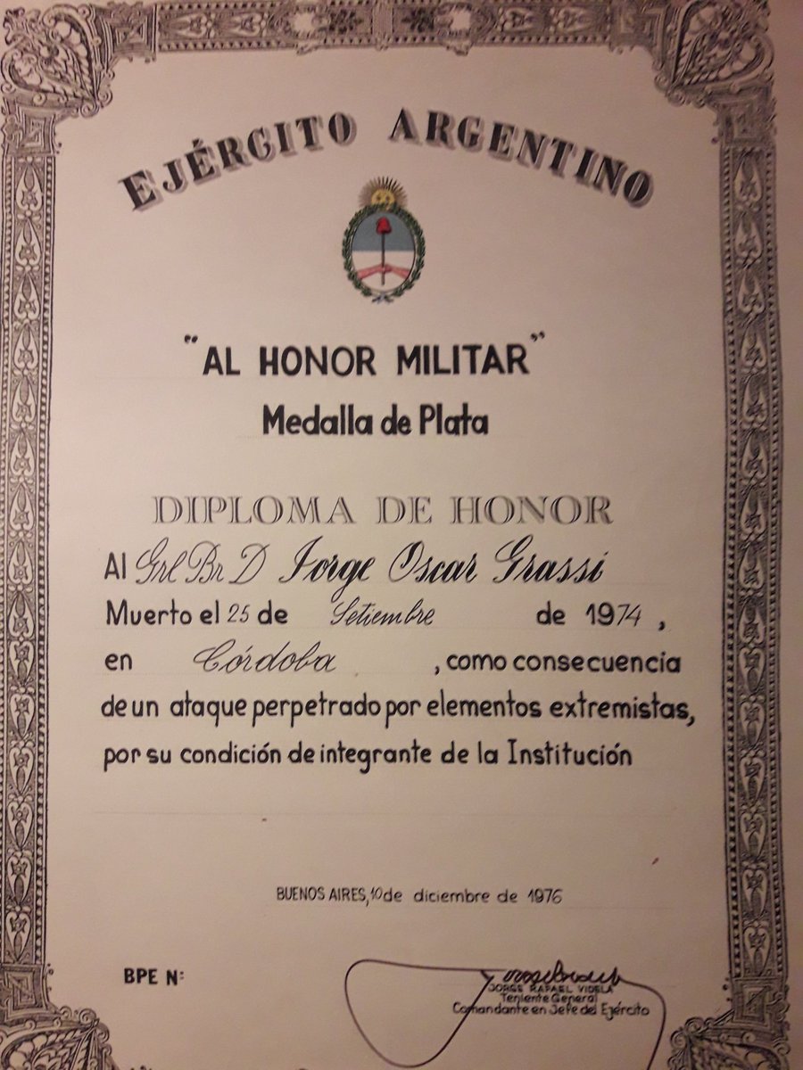 Recordando a papá en un nuevo aniversario de su asesinato en manos del ERP por....
.."Servir a La Patria."