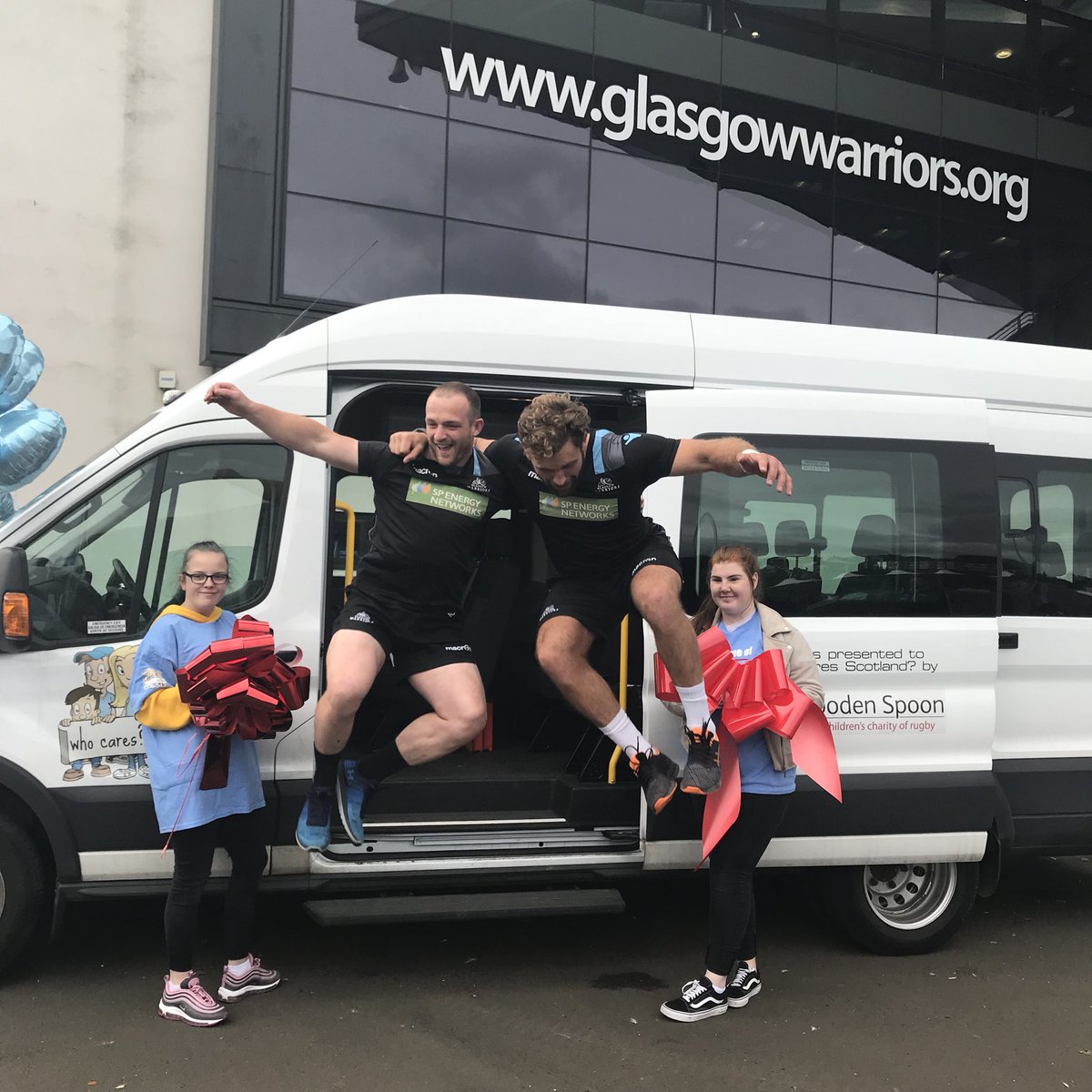 Thanks <a href="/GlasgowWarriors/">Glasgow Warriors</a> for joining young people with experience of care to celebrate the handover of <a href="/woodenspoonscot/">WoodenSpoon Scotland</a> minibus to <a href="/whocaresscot/">Who Cares? Scotland</a> <a href="/Scotlandteam/">Scottish Rugby</a> #RugbyFamily