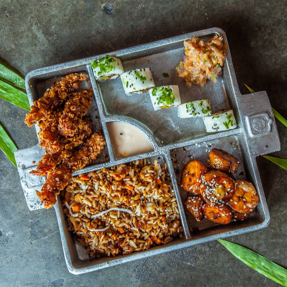 HelloSushiDice's tweet photo. B I E N V E N I D O S 😋🔥💥 #BentoBox desde 405BsS #HelloSushi #SushiFans ~ 🕒 desde las 11:30am 🎉 https://t.co/ByLSP6IW41