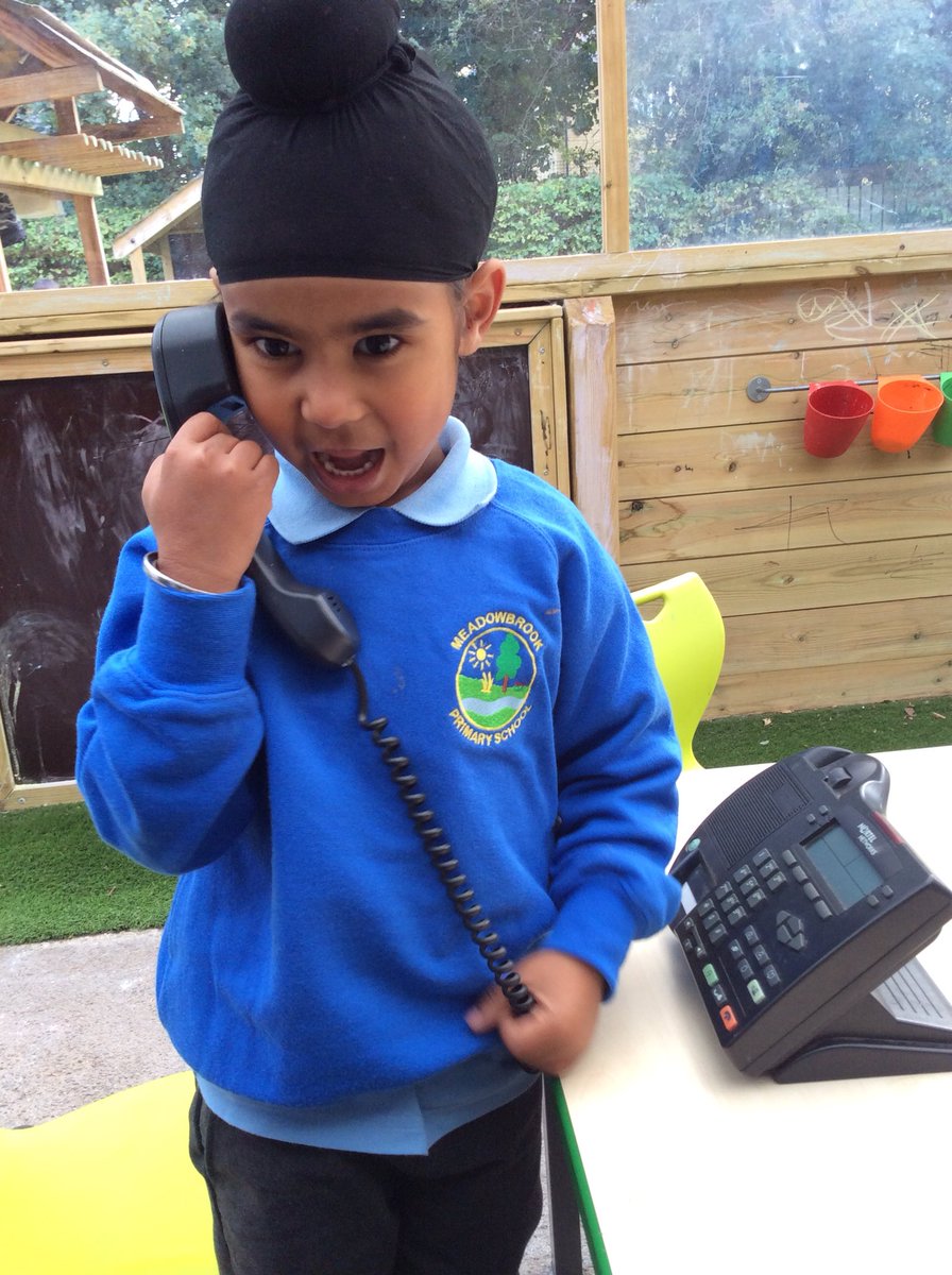 mbk_yr's tweet photo. Using telephones to help promote our speaking and listening this week in Reception! #callyourfriend #havingachat https://t.co/Fd77tpJOW8