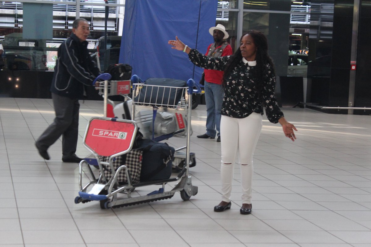 #airportdays #sunkissedmoments @ortambo_int What humble souls...playing gracefull music...breath taking...joyful #ortambointernationalairport #HeritageDay #HeritageDay2018 Siyabonga #garonastrings #SouthAfrican